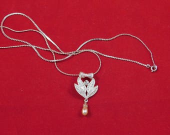 Vintage Necklace with Pendant and Faux Pearl