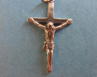 Sterling Silver 3D Crucifix Cross - 2.23 Grams - Please See Photos