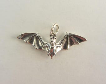 Halloween Small Sterling Silver 3D Flying Bat Charm Pendant - 1.82g