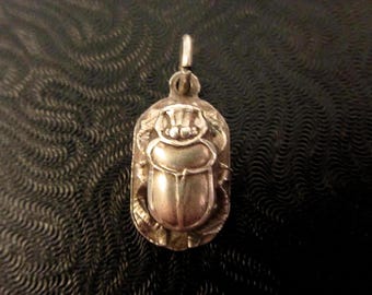 Pendentif Collier Art Déco Métal Argenté Avec Perles Nacrées Et Scarabées - Occasion, Bijou Vintage