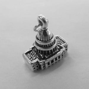New Sterling Silver 3D Detailed U.S. Capitol Building Charm Pendant - 4.37 Grams - Please See Photos