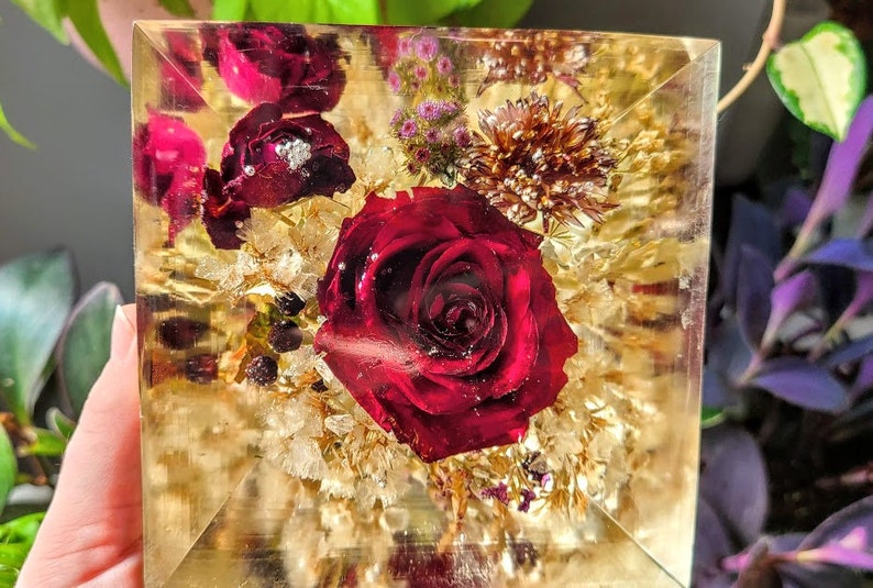 Paper Weight Dried Flowers Resin Flower Pyramid Mixed Art Collectibles Kromasol Com