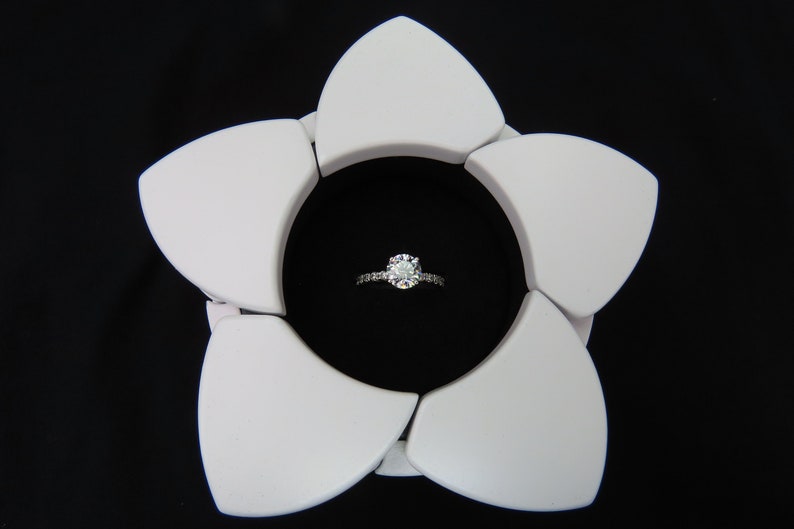 Mechanical Iris Engagement Ring Box Etsy