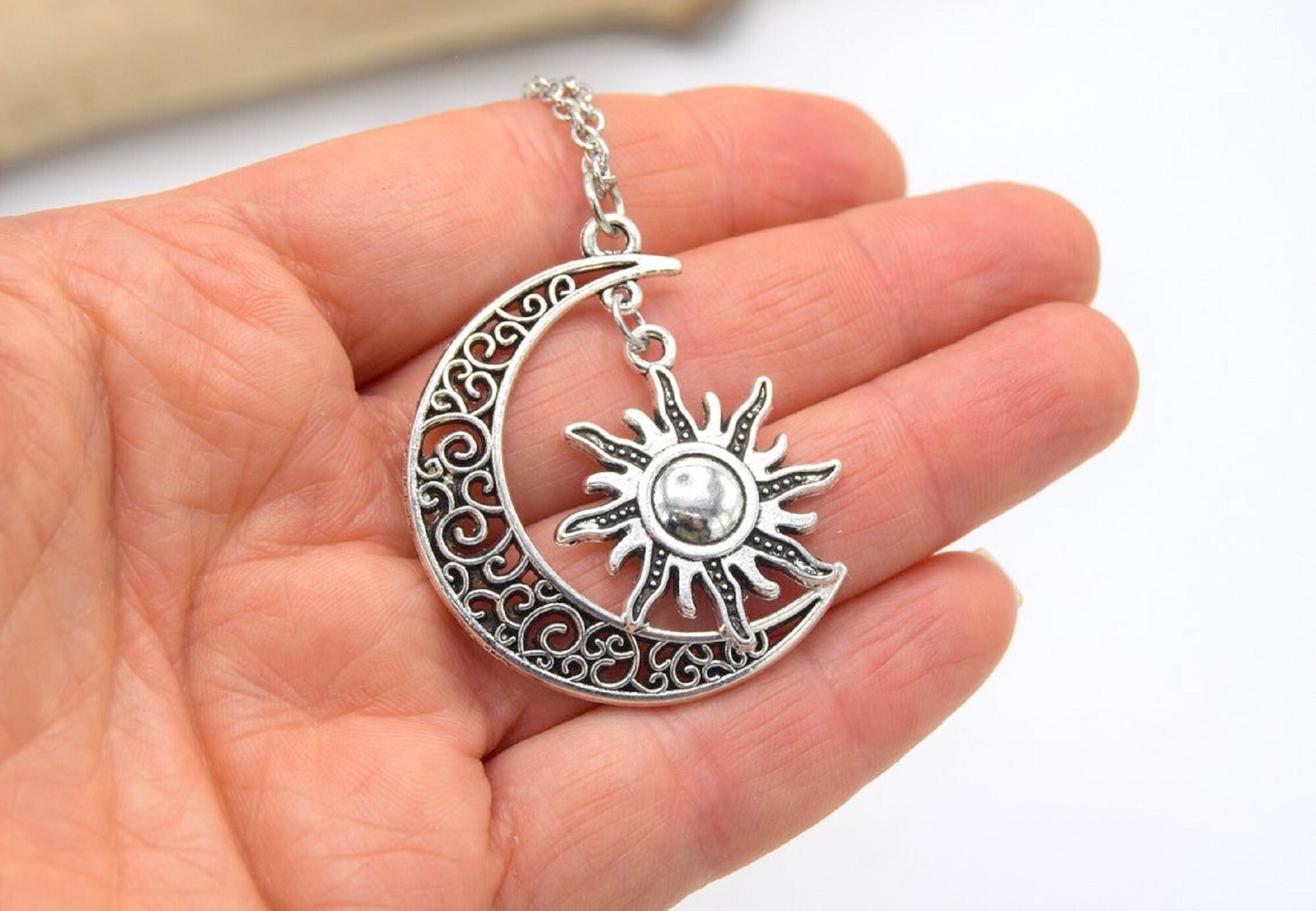 Collar colgante de sol y luna de plata collar celta colgante - Etsy México