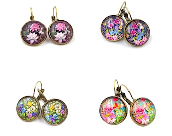 Boucles d'oreilles dormeuses cabochon en verre fleurs de printemps