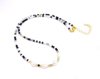 Necklace of pearly white pearlescent soft water pearls black and white 45cm