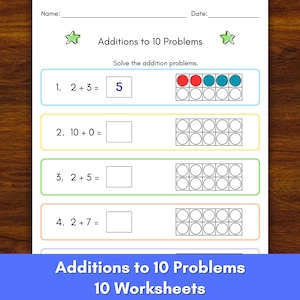 Może przedstawiać: Arkusz z zadaniami z dodawania do 10. Arkusz zawiera zadania takie jak 2 + 3 = 5 i 10 + 0 =. Tytuł "Additions to 10 Problems" znajduje się na górze. Na drewnianej powierzchni z ołówkami i świecą.