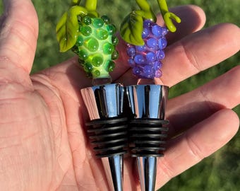 Glass Grape Wine Bottle Topper Set
