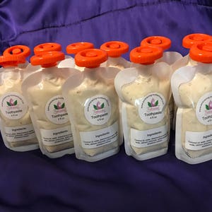 Zahnpasta, ganz natürlich, remineralisierend, 120 ml, Squeeze Tube, Pfefferminze oder Erdbeere, zuckerfrei, Kinder