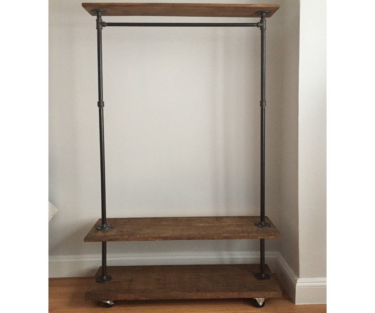Perchero. Perchero Industrial para Ropa y Tubos. Estante de tuberia de hierro estante de ropa con ruedas estante de ropa y zapatos de loft madera rustica Etsy Espana