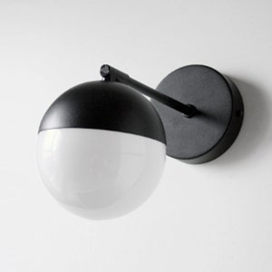 ORBIT - Moderne schwarze Glaskugel-Wandleuchte - Industrielle Eitelkeitsleuchte