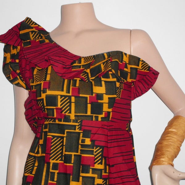 Jolie robe courte en wax rouge,Robe africaine, vêtements africain, robe imprimée, robe Ankara, robe africain, vêtement africain femme