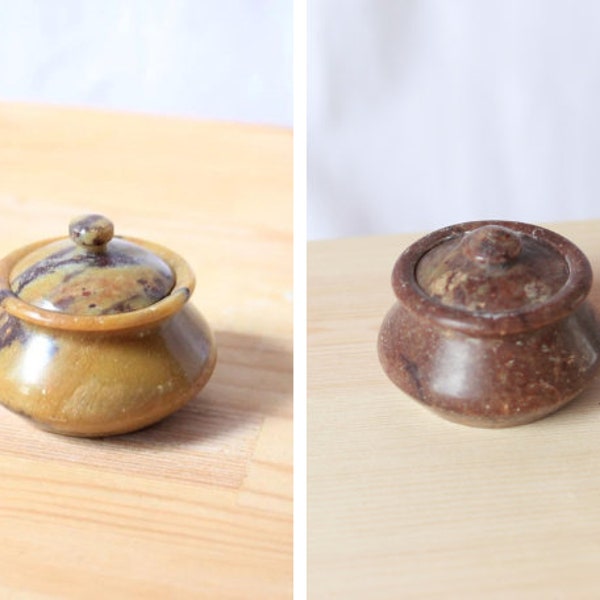 Tiny brown Marble Pot with lid, bright marble glaze lidded pot, Home decor, display store beautiful things, a mid-century push up lid Pot