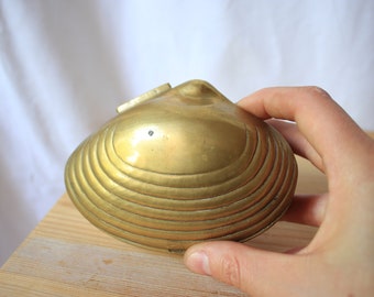 Vintage Brass Clam Shell Trinket Box | Vintage Jewelry Box | Brass Sea Shell Trinket Box | Brass Clam Shell Jewelry Box