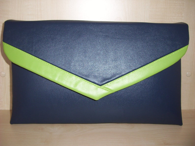 Damentaschen BN Handmade in the UK lined NAVY BLUE & LIME GREEN faux leather clutch bag Kleidung ...