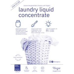 Op de afbeelding: Een illustratie van een wasmand met wasgoed erin, met de tekst "laundry liquid concentrate" in een groot blauw lettertype. De tekst "How to Use" staat in een kleiner blauw lettertype. De tekst "Refill Your Container & Reuse" staat in een blauwe cirkel. De tekst "Plastic Neutral + CleanHub Certified" staat in een blauwe cirkel. De tekst "No Synthetic Fragrance" staat in een blauwe cirkel. De tekst "Vegan & Cruelty Free" staat in een blauwe cirkel. De tekst "Made in the USA" staat in een blauwe cirkel. De tekst "Tangie tangieco.com" staat in een blauwe cirkel.