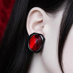Pendientes de clip de cristal negro y rojo, joyería retro rectangular de pasarela, estilo gótico, vampírico, victoriano y brujería.