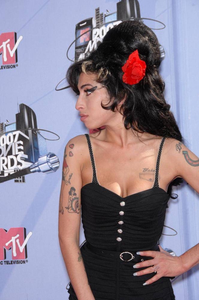 Inefficiënt vitamine een kopje Amy Winehouse Temporary Tattoos for Costume - Etsy