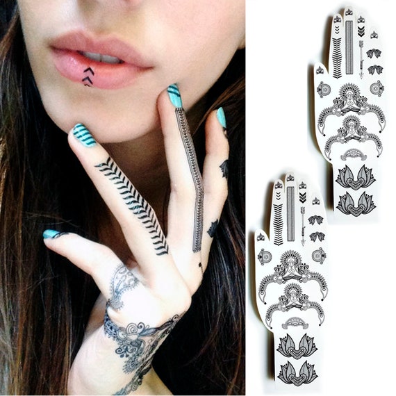 165 Best Finger Tattoos For Women and Men in 2023