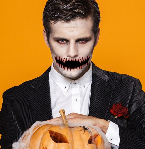 大きな怖い口のジョーカーの一時的なタトゥー、ハロウィーン用の死者の