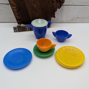 Vintage Akro Agate Collectible Children&#39;s Tea Set Mismatched Pieces Slag Glass Uranium Glass