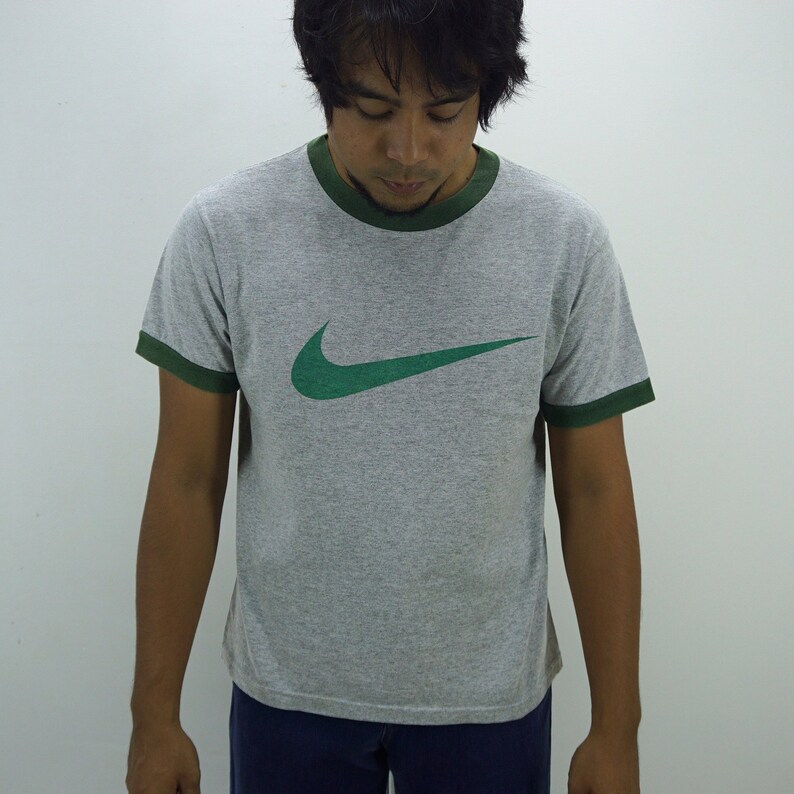 nike t shirt mens xs