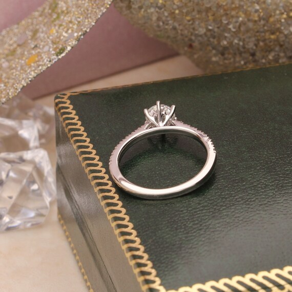 ダイヤモンドソリティアエンゲージリング、0.90tcw、950プラチナ