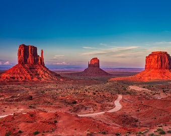 Monument Valley photo – Monument Valley sunset photo on metal – Mitten Buttes Merrick – Desert landscape acrylic print – Utah Arizona travel