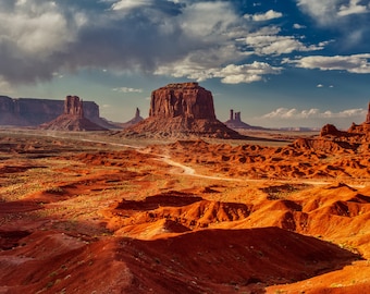 Monument Valley canvas – Desert landscape photo – Merrick Butte Mitten – Arizona travel gift – Utah souvenir metal – Southwest acrylic print