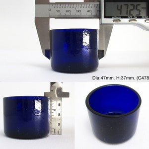 Revestimiento circular/redondo de vidrio azul cobalto Bristol de 4,3 cm de diámetro para salero, tintero y mostaza plateados.