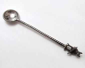 Small Antique Indian Solid Silver Salt Spoon King George V Coin Two Annas Animal/Bear Terminal
