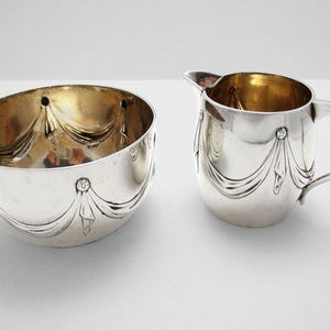 Antigua jarra para leche y azucarero de plata esterlina maciza inglesa victoriana del tamaño de un soltero - siglo XIX.