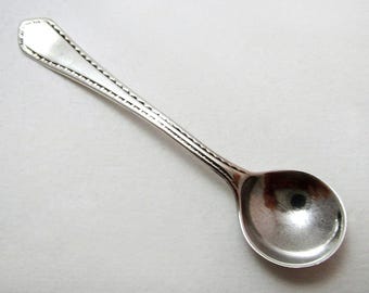 Small Victorian Antique Vintage Solid Sterling Silver Salt Mustard Condiment Spoon, John & William Deakin 1899.