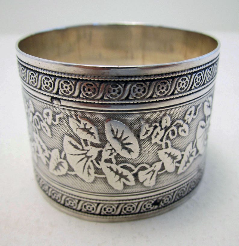c1890 Beautiful Antique French 19th-century Solid Sterling Silver Hallmarked Serviette NAPKIN RING GUILLOCHE Tumpet Vine.