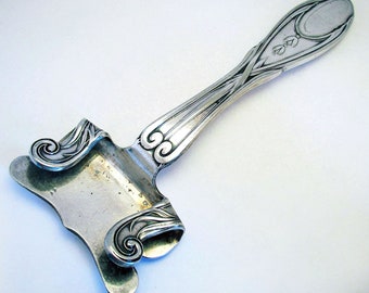 Rare Art Nouveau Antique Victorian Silver Plate Hot Dish Handle Holder Gripper, Sheffield c1880.