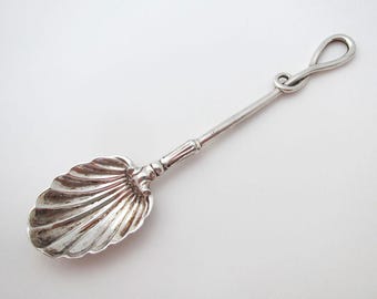 Rare English Victorian 1886 Antique Sterling Silver Whiplash Whip End Shell Tea Spoon