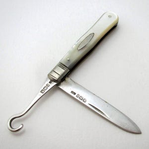 Sheffield Late Victorian Antique Small Sterling Silver Combination Folding Fruitknife & Button Hook, Mother of Pearl Handle, 1900