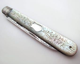 Antique Edwardian 1919 Sheffield Sterling Silver & Mother of Pearl Folding Fruitknife, Bright-cut Floral Engravings.