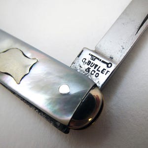 George Butler & Co, qualité antique, couteau pliant double de poche, nacre, acier à haute teneur en carbone, Sheffield c1900