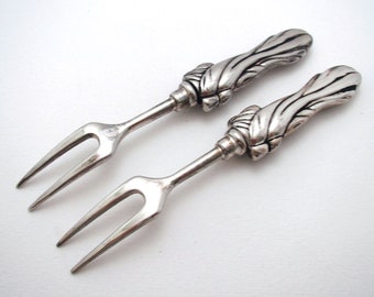 Pair of Vintage Silver Plated Pastry Appetiser Forks, Ribbon & Bow pattern, c1990, 5 1/4".