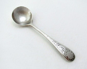 Antique Victorian 1897 Bright-Cut Engraved Solid Sterling Silver Small Mustard Pot Salt Spoon.