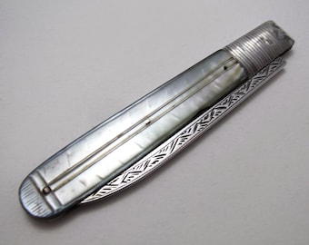 Antique George III (1786-1797) Sheffield Sterling Silver & Mother of Pearl Folding Fruitknife.