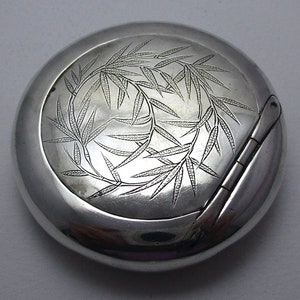 Antique Chinese Export 1910 Heavy Solid Silver Pocket Snuff/Tobacco Squeeze Box by Wang Hing.