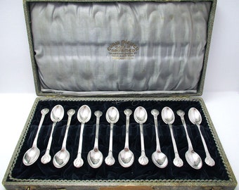 Rare Set 12x Evald Nielsen No.3 Danish 1929 Solid Silver Arts & Crafts Coffee/Espresso Spoons with Case.