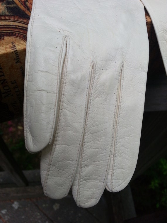 Kid Gloves, NOS, leather gloves, white leather gloves… Gem