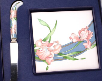 Vintage keramische kaasplank en mes, Iris Flower Design, in originele doos