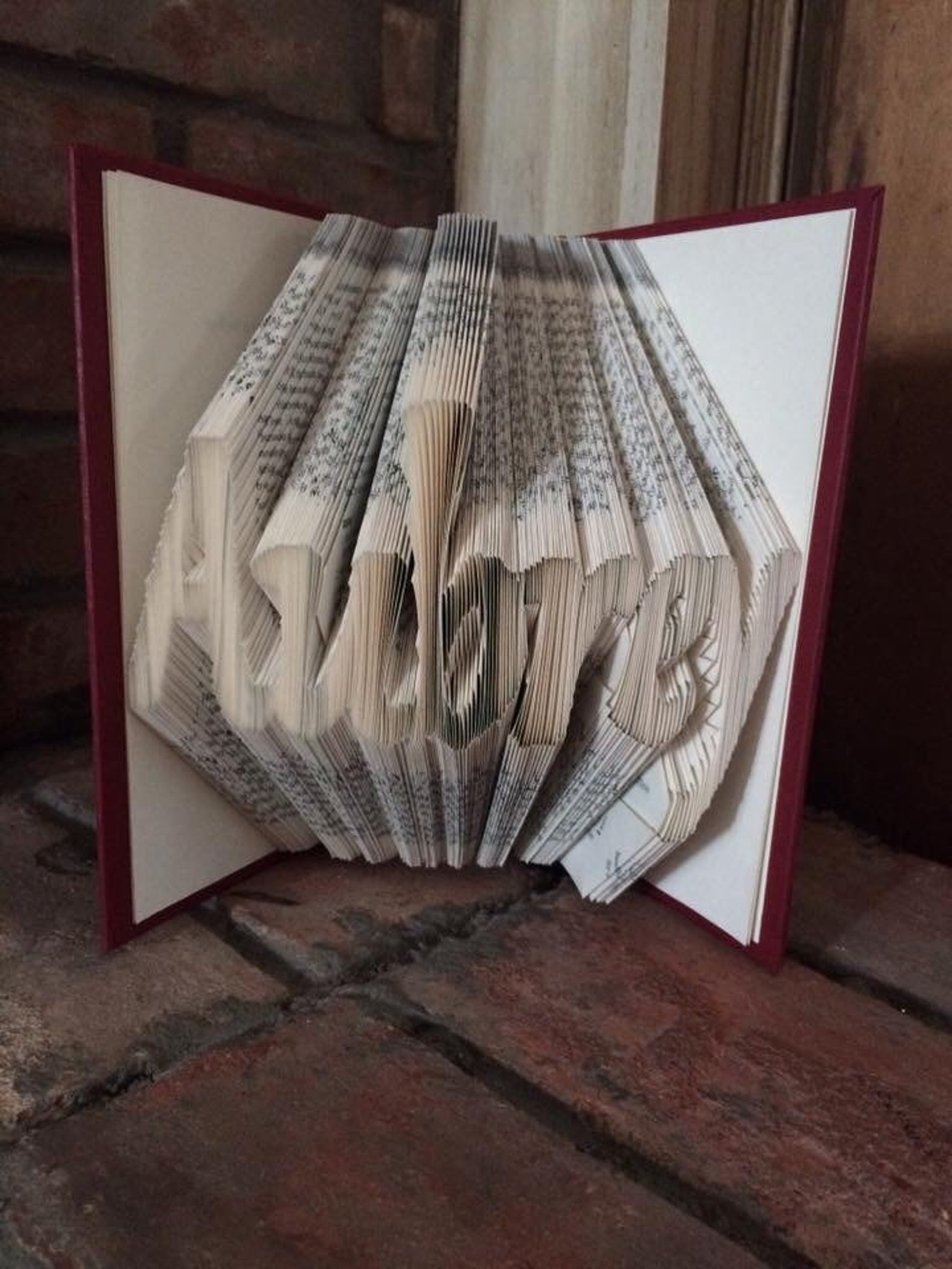 Art Du Papier Plié 7 Lettres Mot de votre choix ou le nom plié livre dArt | Etsy