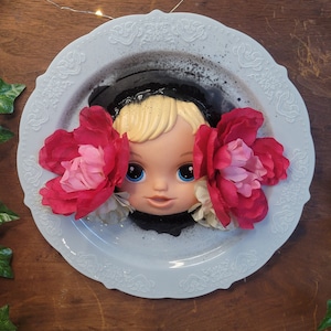 Doll Face Plate, Gothic Decor, Weird Decor, Wall Decor, Doll Decor, Home Decor, Witchy Decor, Unique Decor, Wall Decor