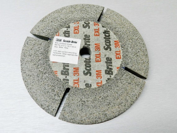 3M Scotch Brite Deburr wheel 6S FIN 6 in x 1 in x 1 Gray