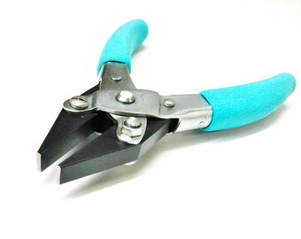 Parallel Action Pliers Flat Nose Smooth Jaw 5-1/2" Soft Grip 140mm with Spring